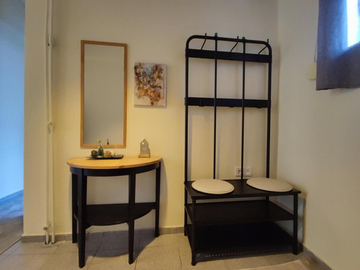 Wood & White Apartment In Historic Center With 2 Bedrooms Ioannina Exterior foto